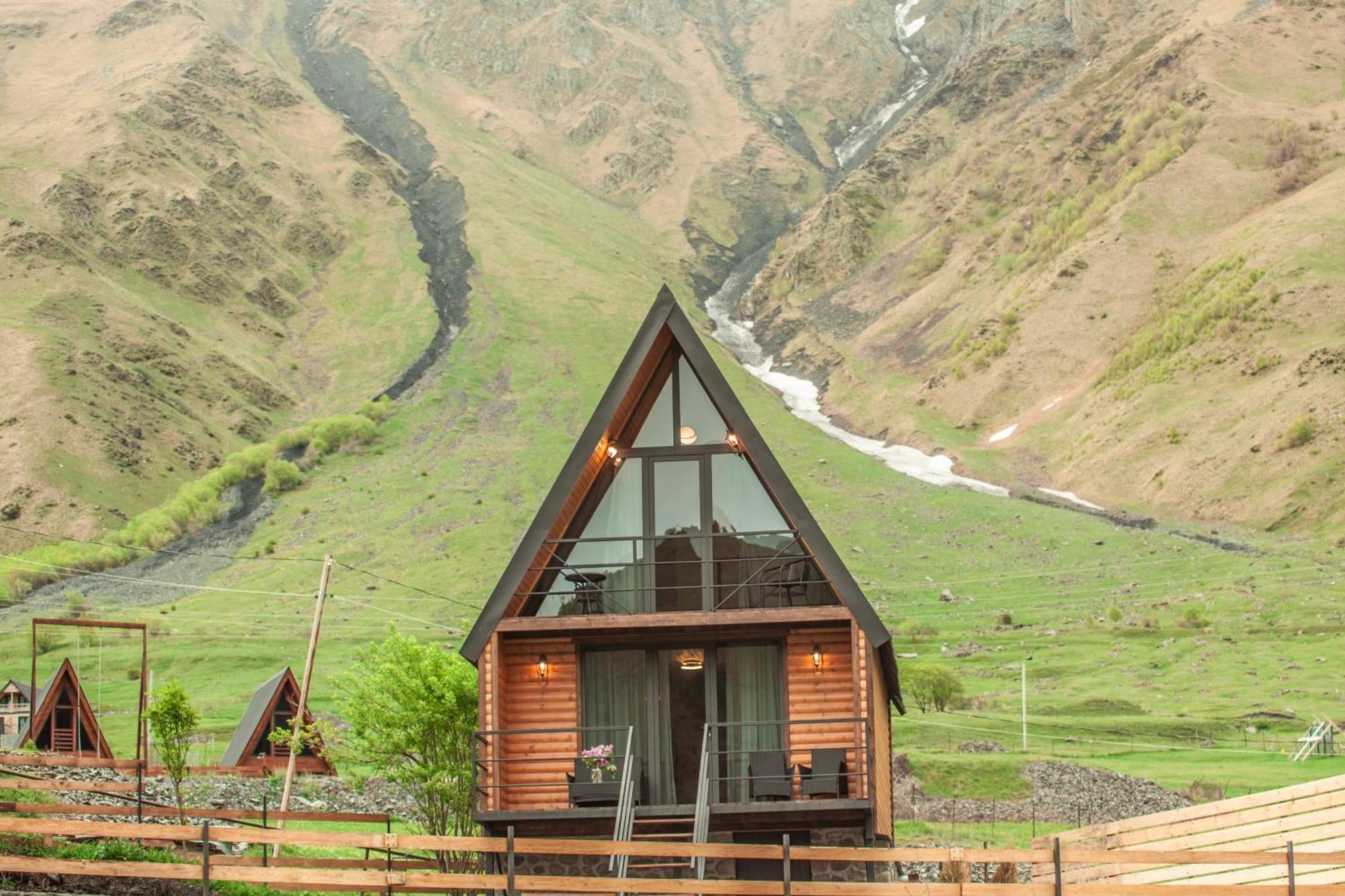 Sunset Cottage Kazbegi Exteriör bild